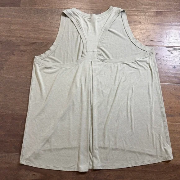 Athleta Women's Plus Size 1X Light Green Racerback Pleated Tank Top Activewear - Picture 3 of 5